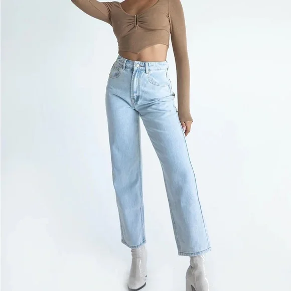 NWT Princess Polly Carla Light Wash Denim - Picture 3 of 6